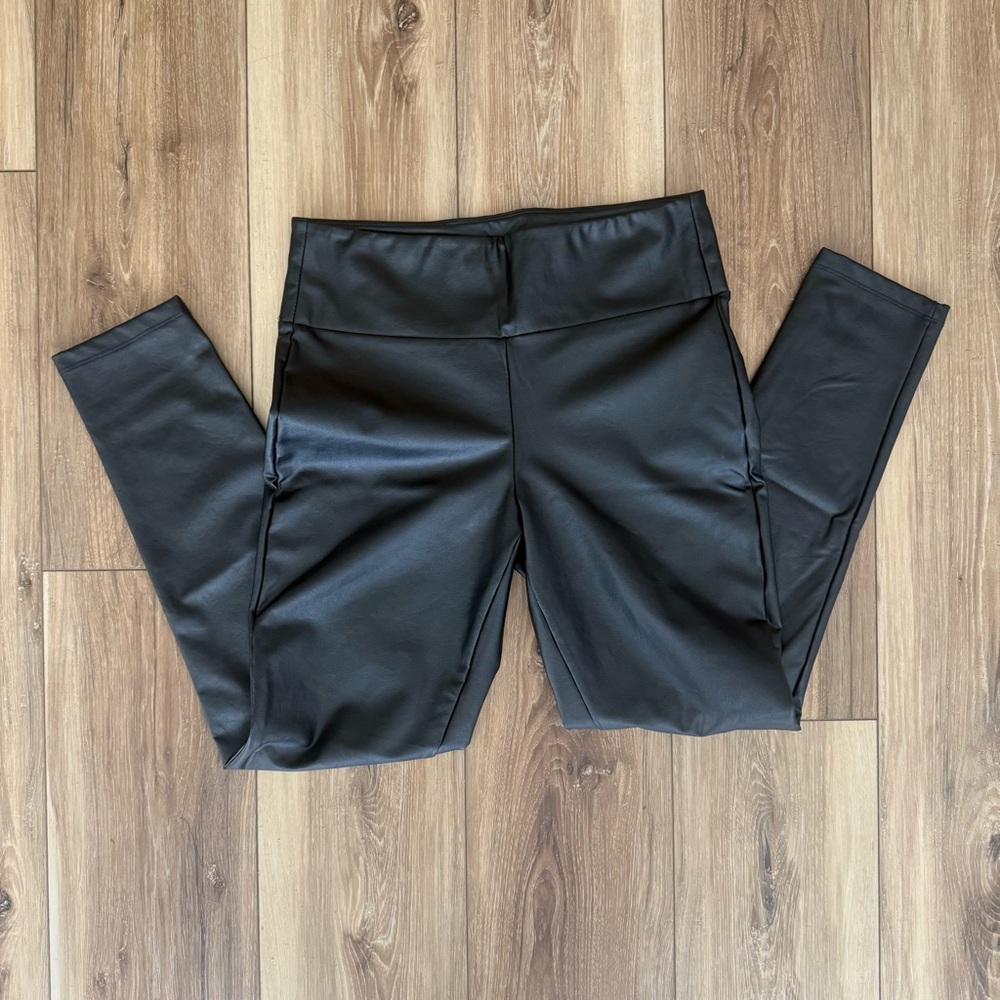 Kendall + Kylie Black Faux Leather Leggings – Size M